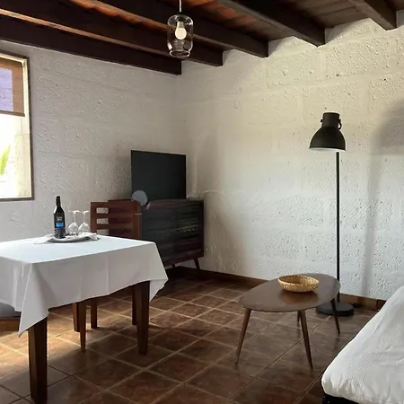 Dom wakacyjny Sitio De La Casa With Private Pool Arico