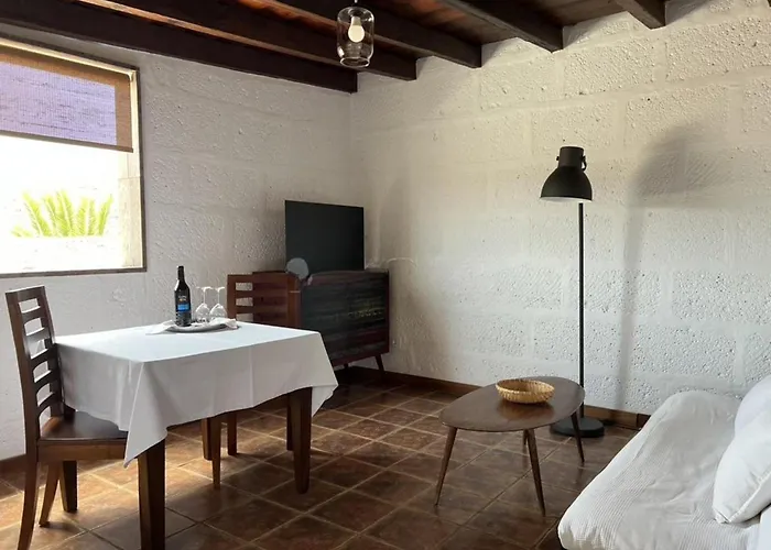 Dom wakacyjny Sitio De La Casa With Private Pool Arico